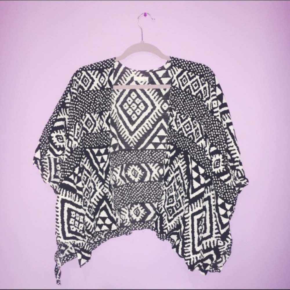 Garage Black and White Kimono