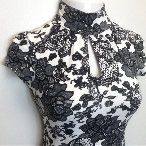 Express Tops - Express Asian Flair Keyhole Mock Turtleneck