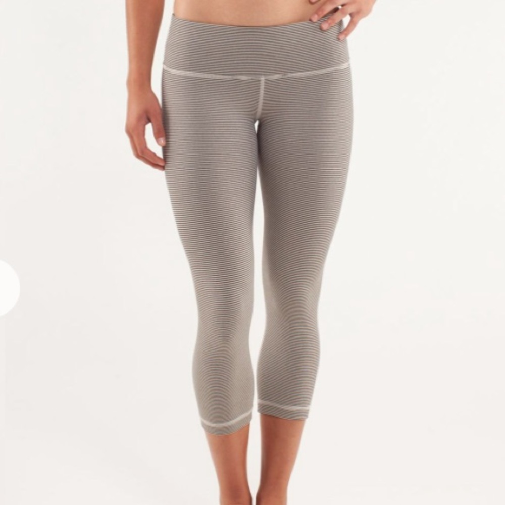 SOLD Lululemon Wunder Under Crop S:10