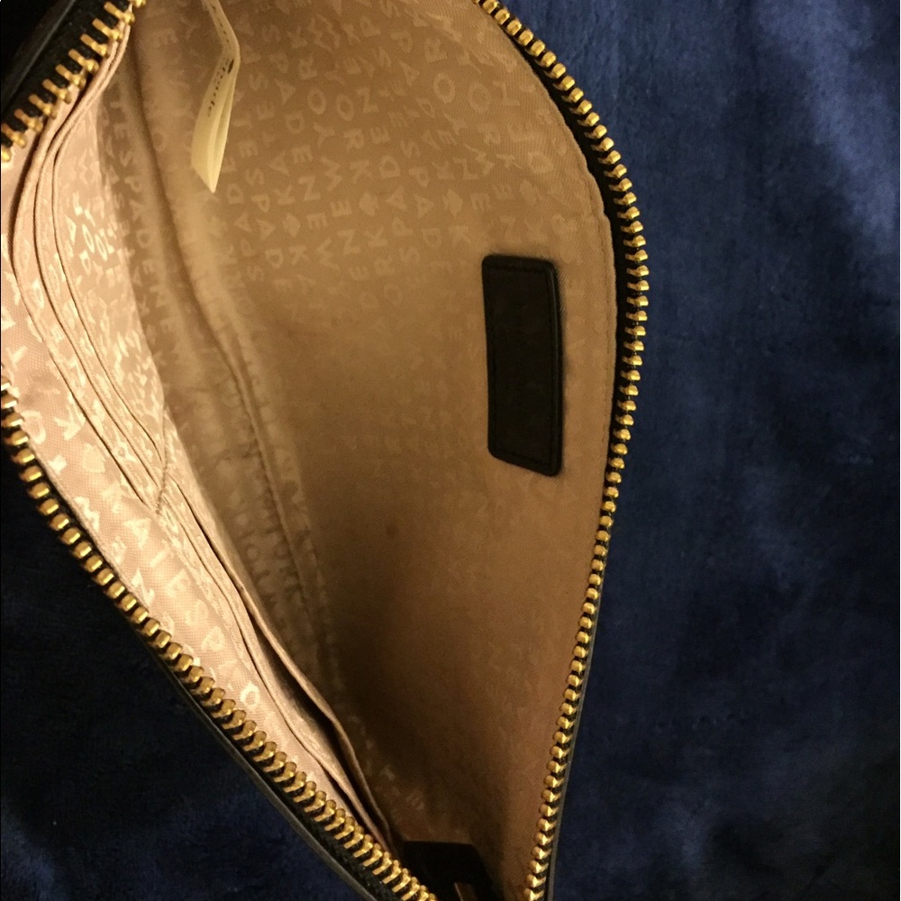 Kate spade ♠️ wristlet - Picture 2 of 4