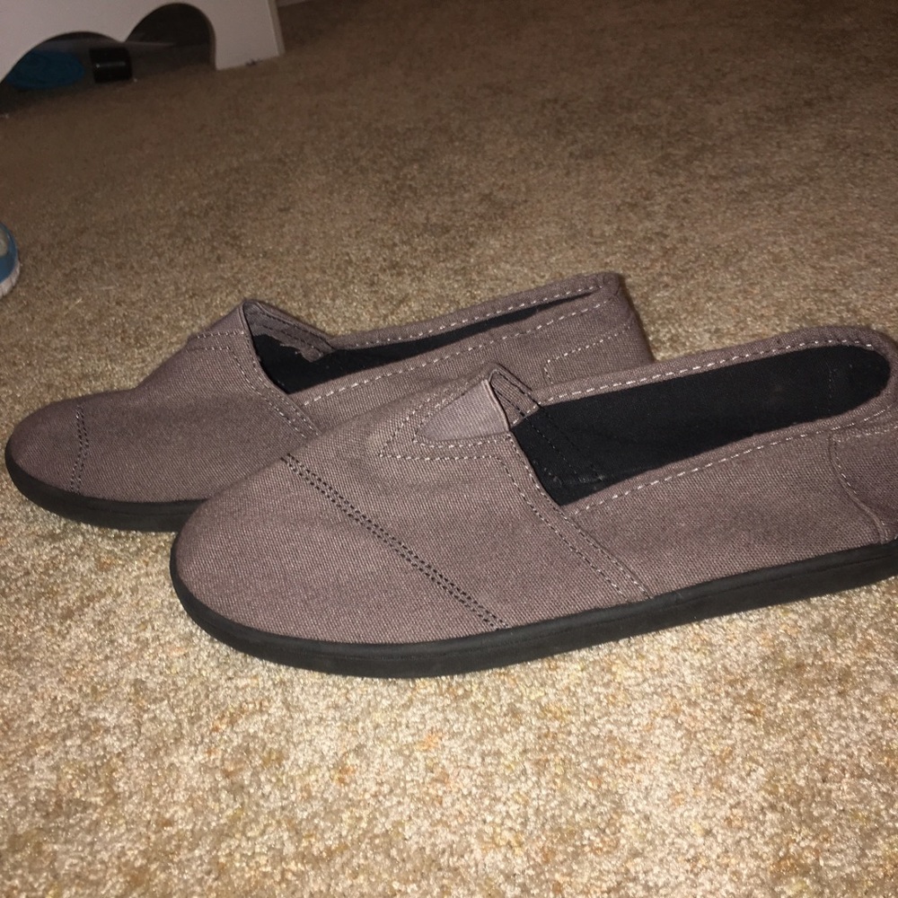 Toms
