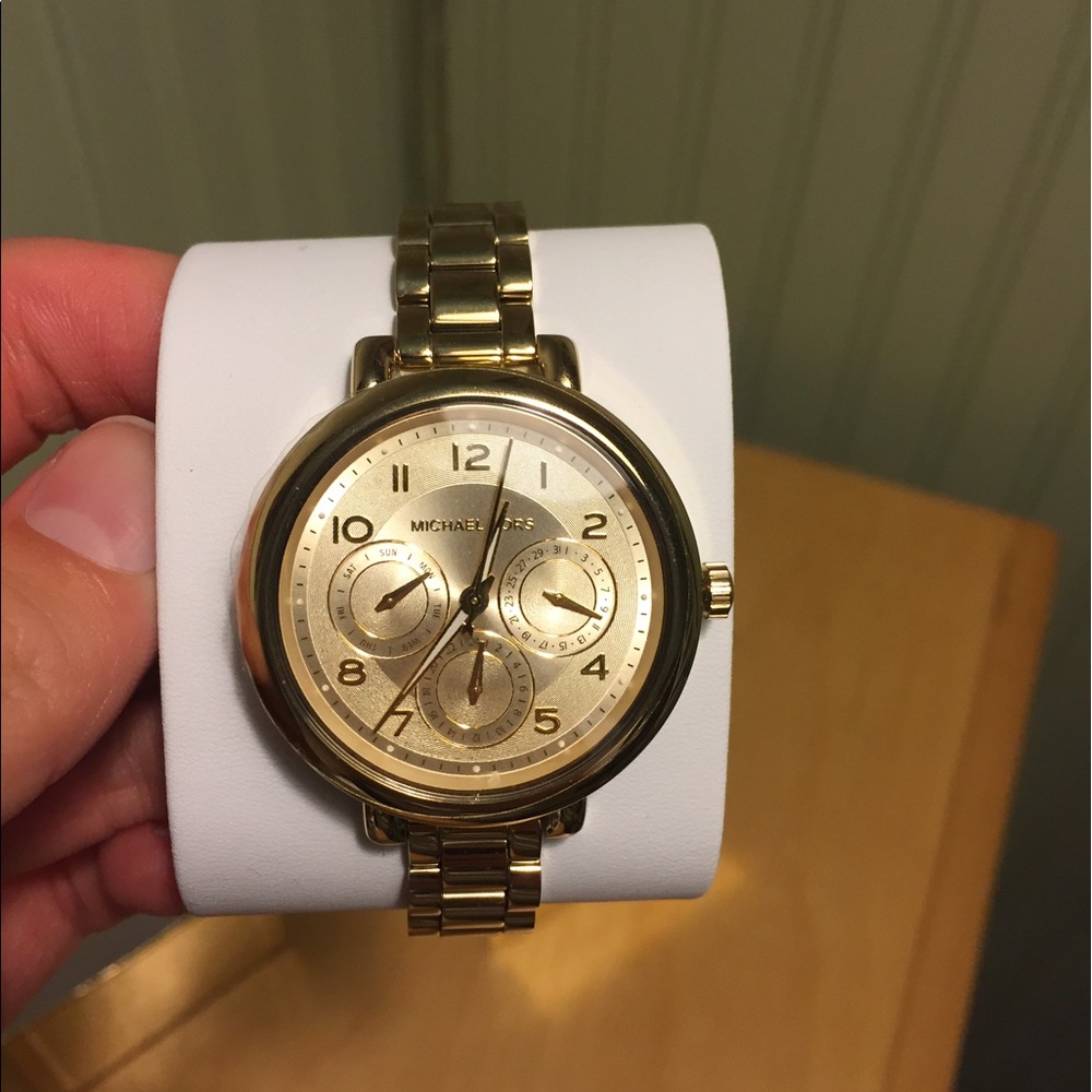 Brand New Michael Kors Kohen Gold Tone Watch