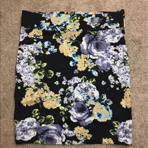 Forever 21 pencil cut mini skirt