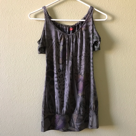 Cold shoulder top - Picture 1 of 1