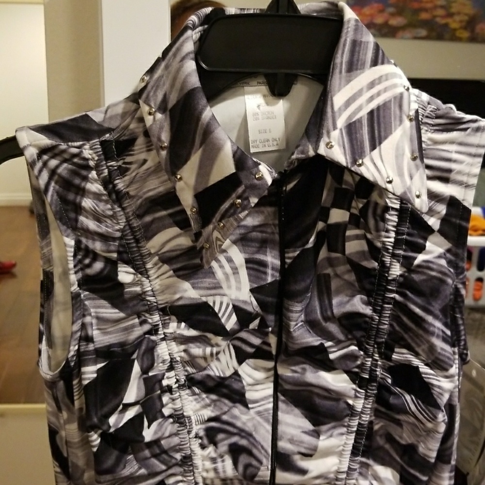 Alberto Makali black and white studed top.