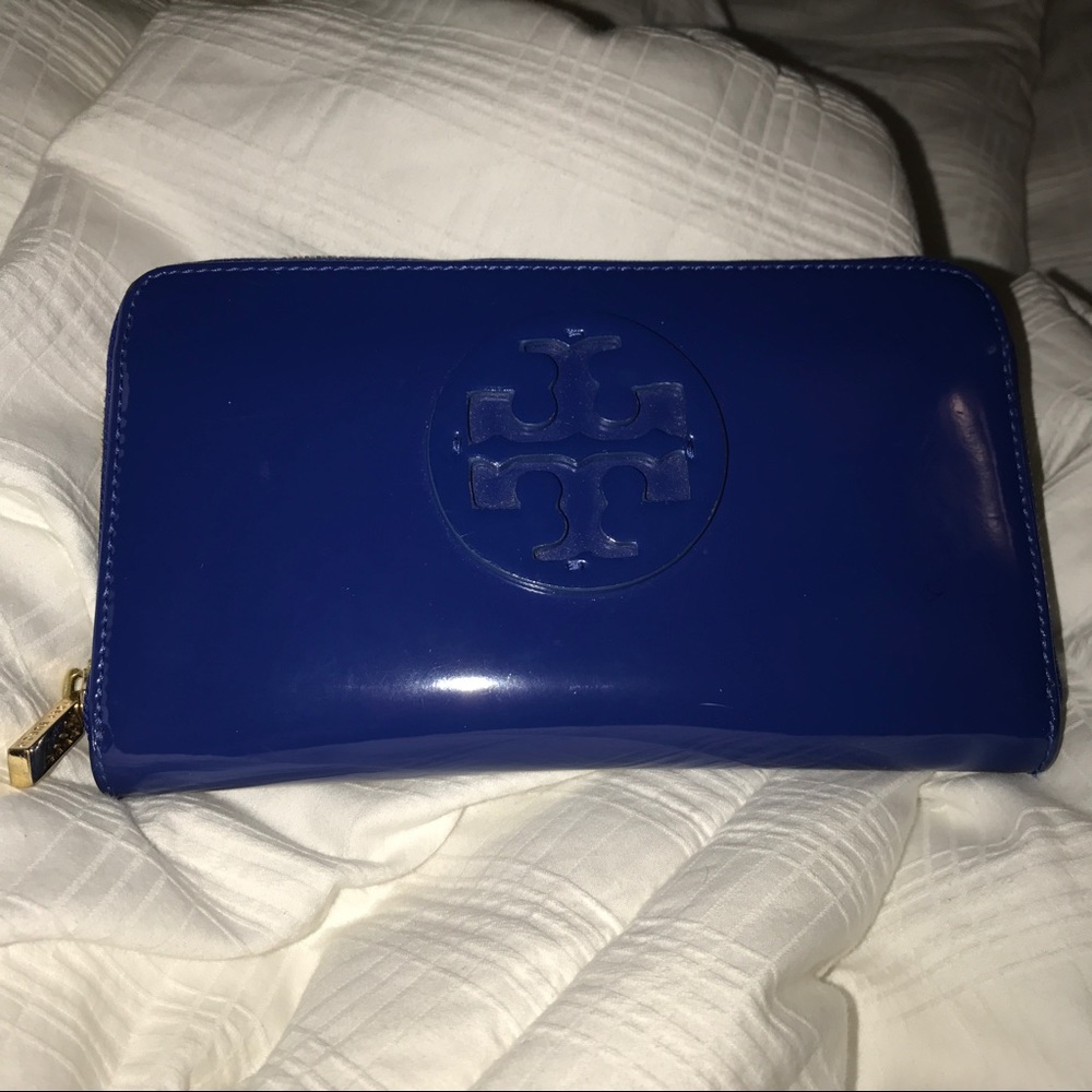 Tory burch patent leather wallet blue
