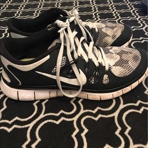 nike tennis shoes