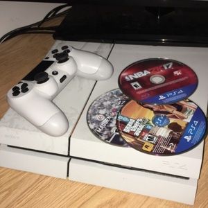 White PlayStation 4