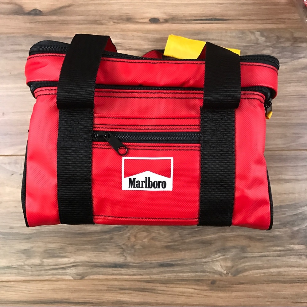 Marlboro lunch pale cooler