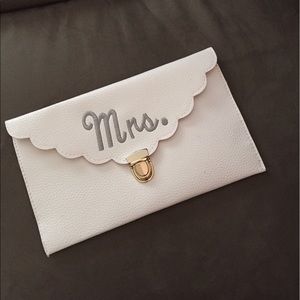 White Mrs. clutch