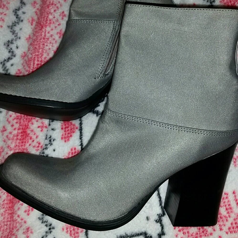 Silver low boots