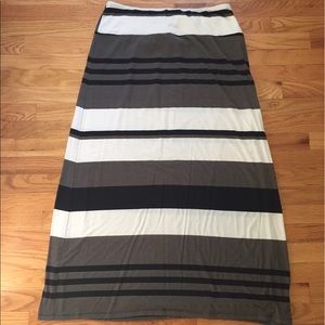 Mossimo maxi skirt.  Like new!