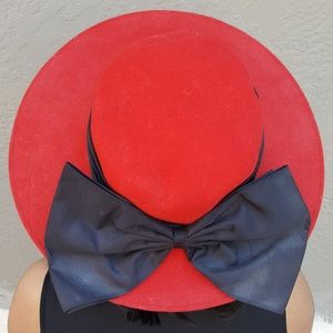 RED HAT WITH BLACK BOW