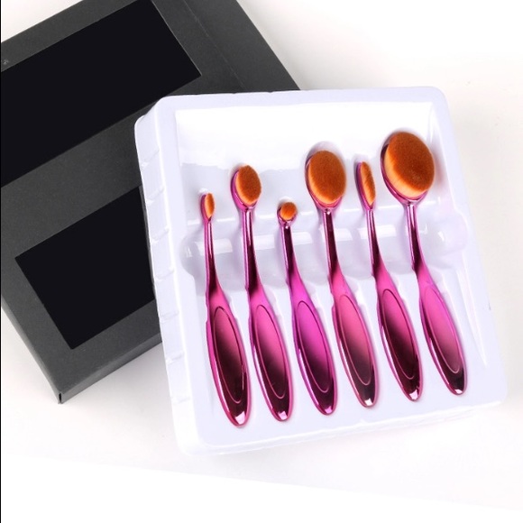 Limited edition make up brushes. PINK - Picture 1 of 3