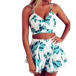 2 peace green and white crop top with shorts