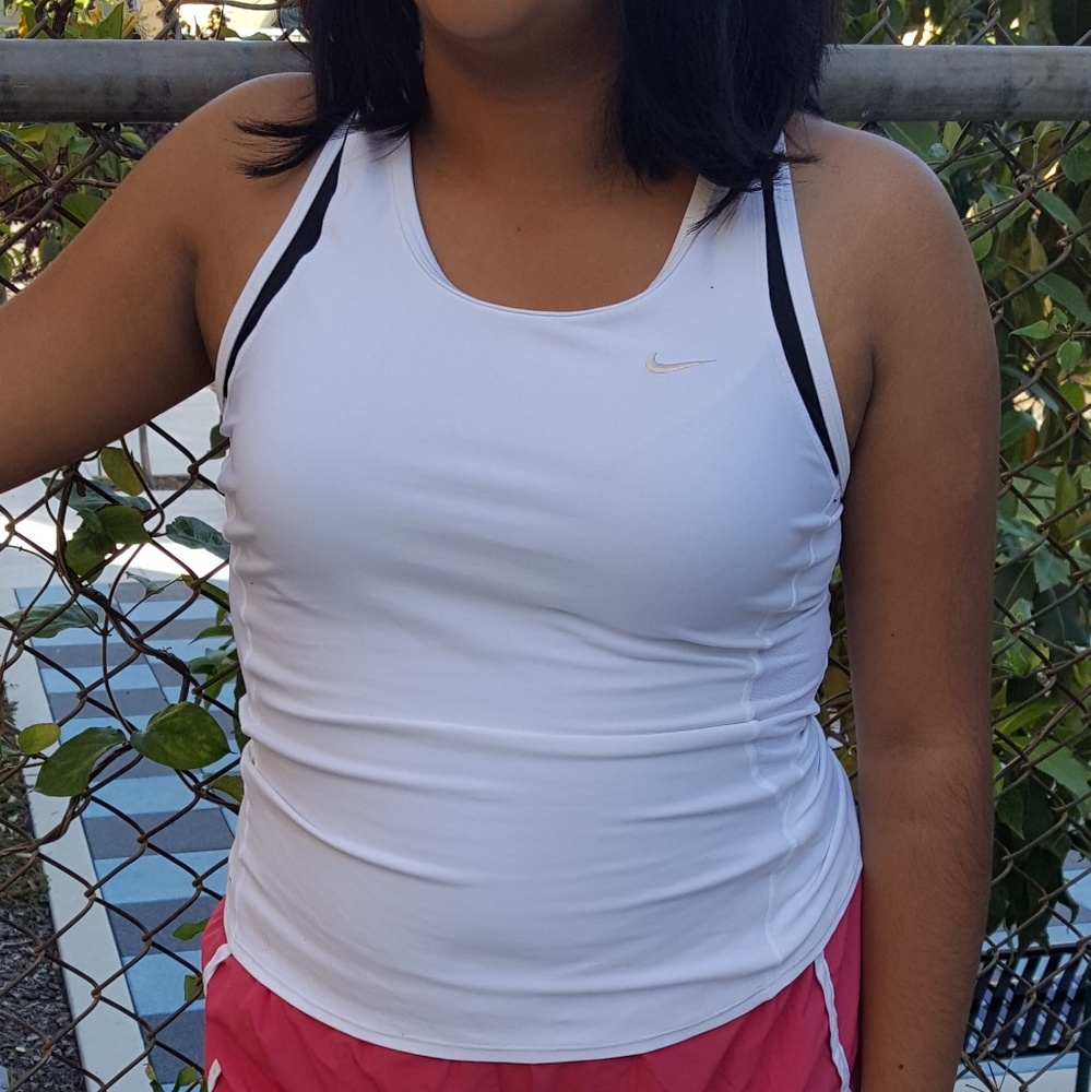 WHITE NIKE TOP