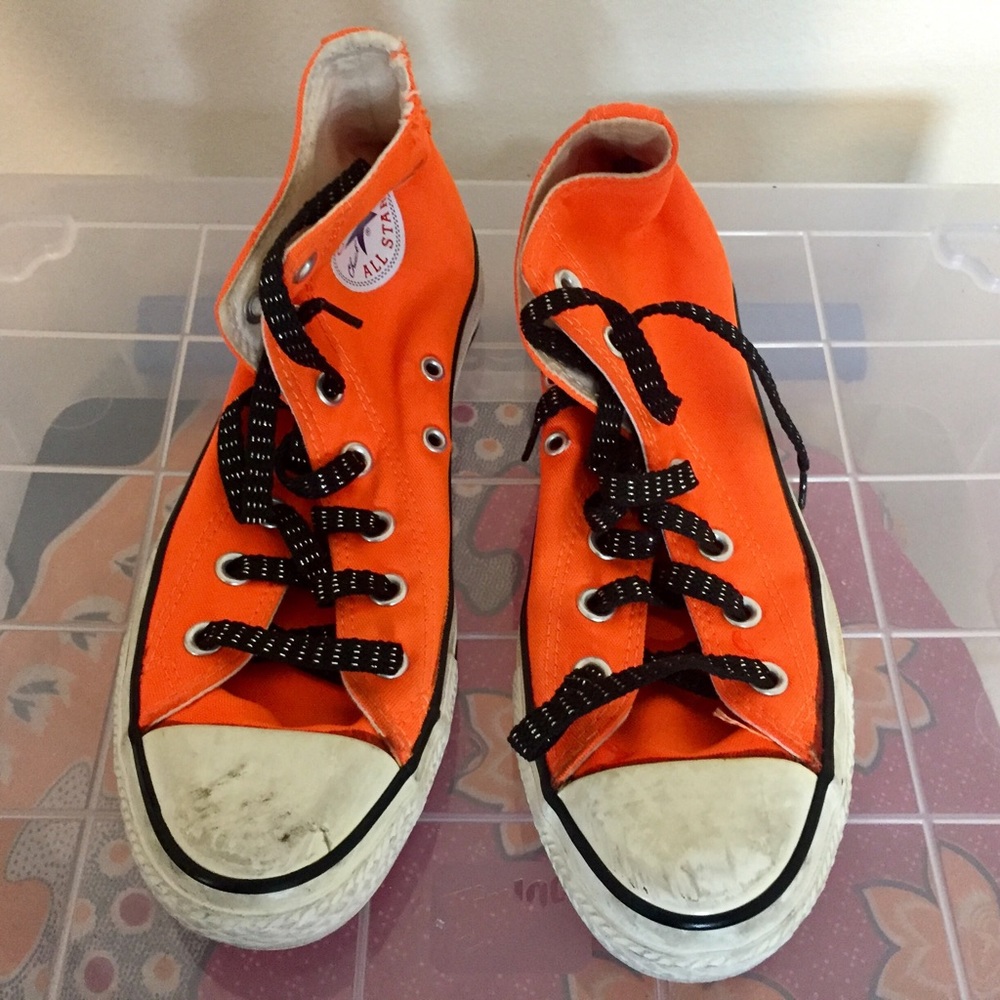 ORANGE CONVERSE