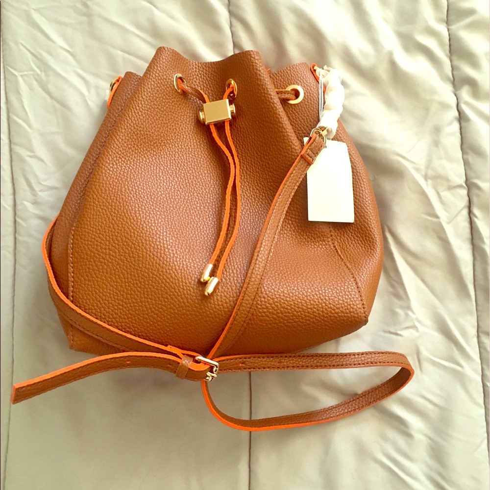 Bucket purse