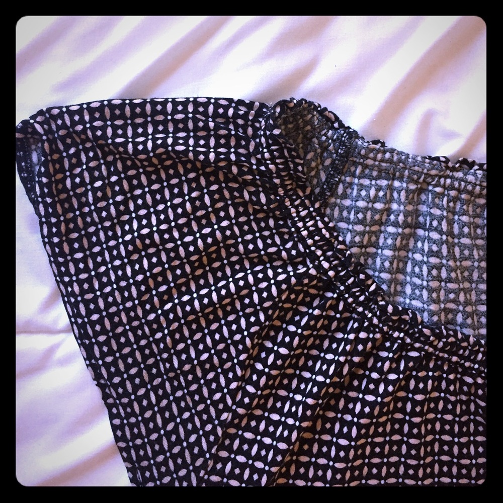 ♦️SOLD♦️Ann Taylor Loft Top with Geometric Print