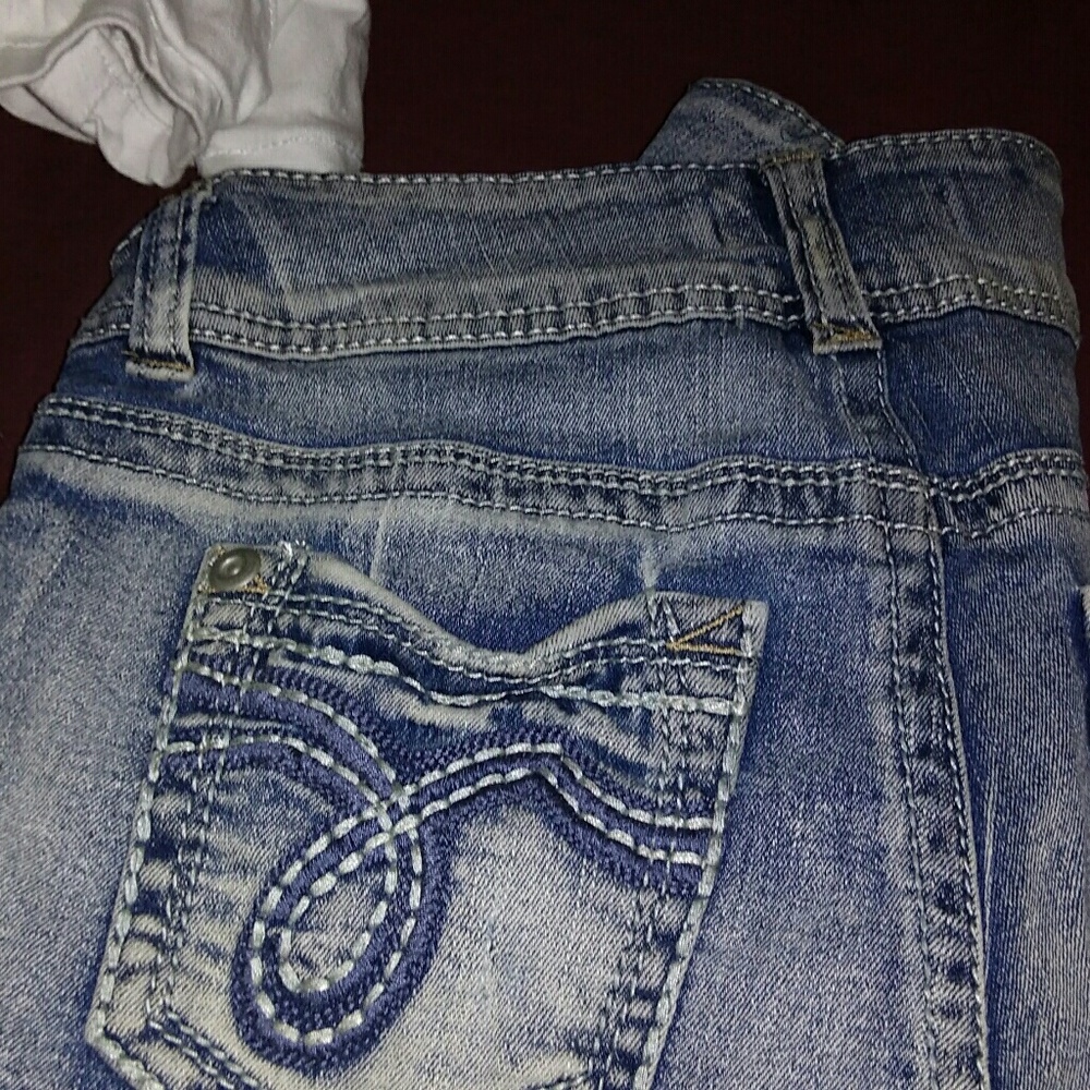 Shorts - Picture 2 of 8