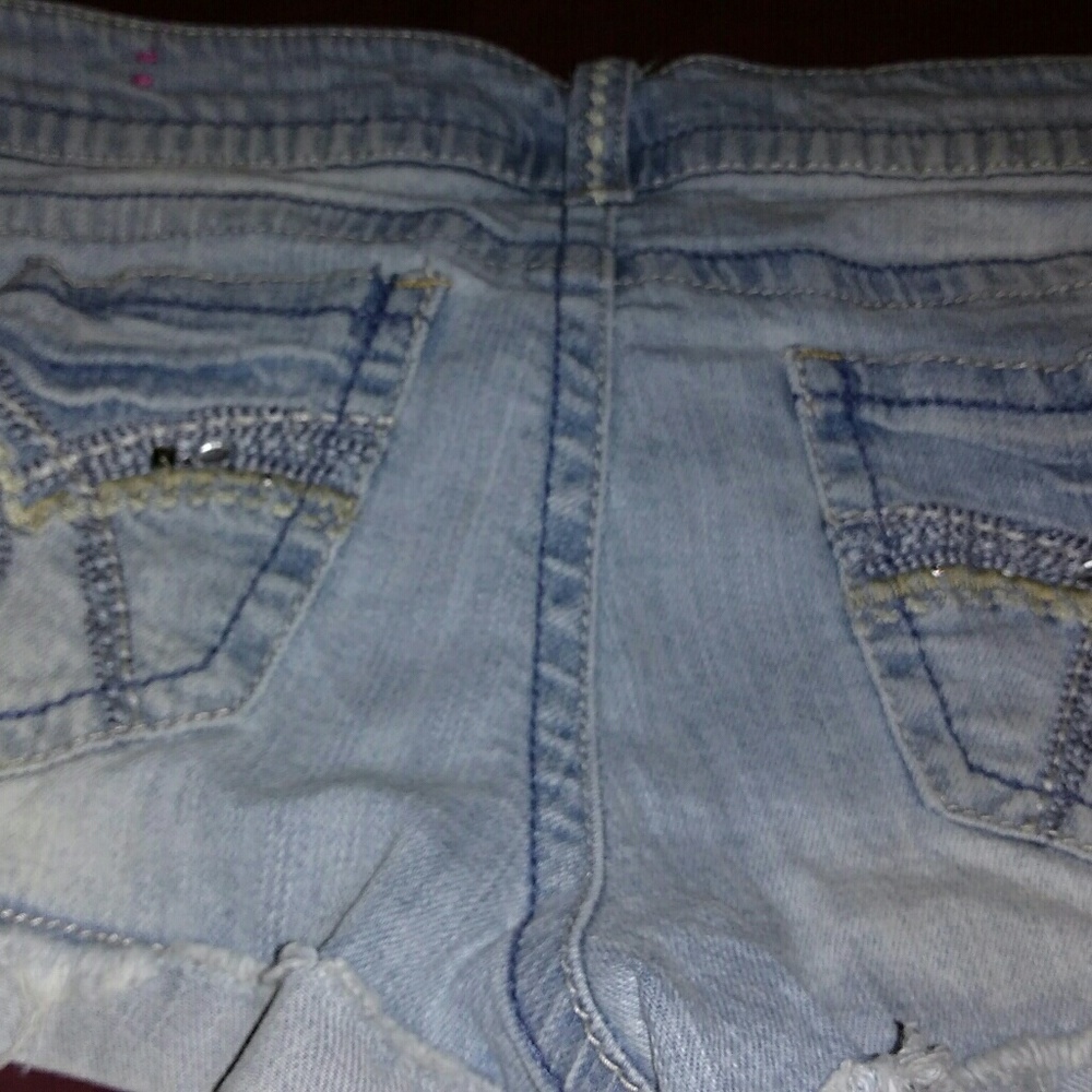 Shorts - Picture 4 of 8
