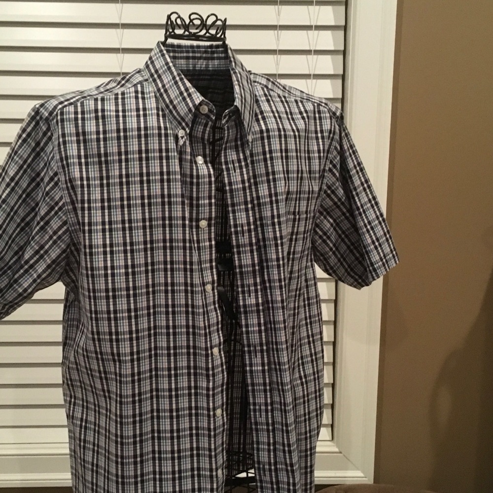 Relaxed fit men shirt always looks ironed like new