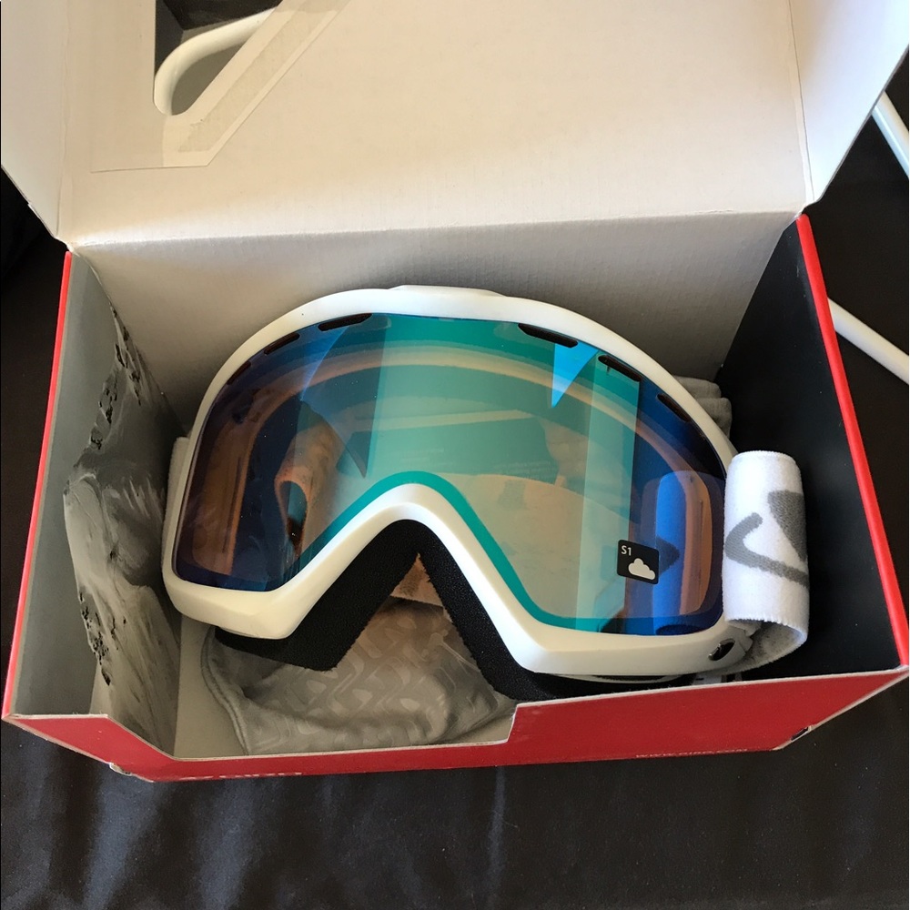 Woman Giro Signal goggle!