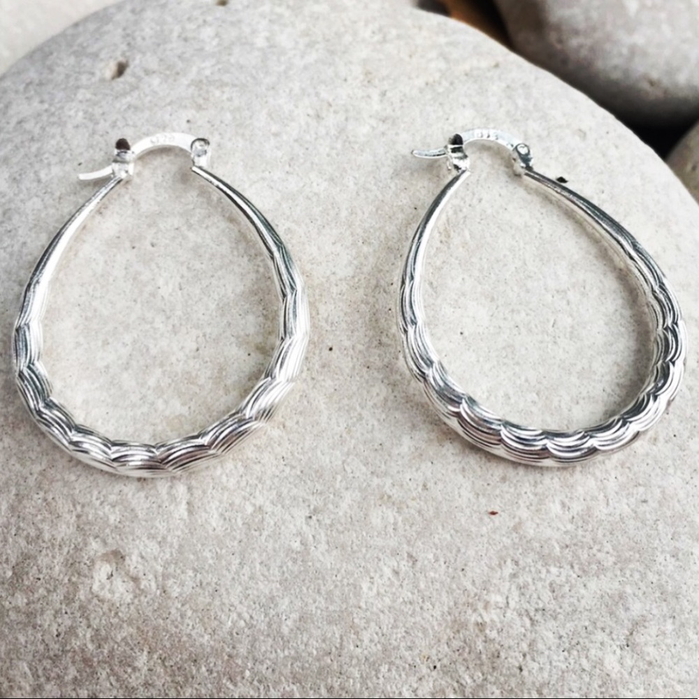 🆕.925 Sterling Silver Wave Hoop Earrings