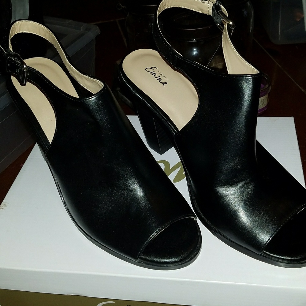 NEW! Simply Emma Black Peep Toe Booties - Size 9W