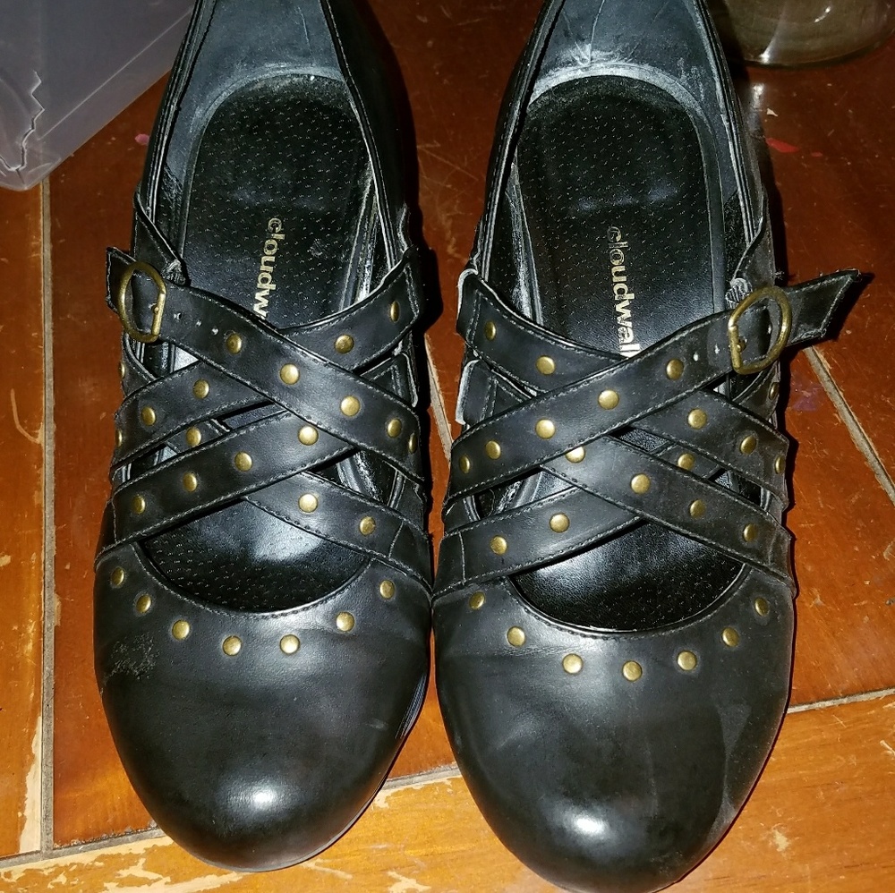 NEW! Cloudwalkers Studded Heels - Size 9W