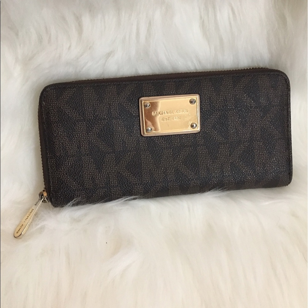 Michael kors wallet