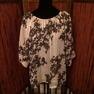 Francesca's Collection Fully Lined Top Size Med