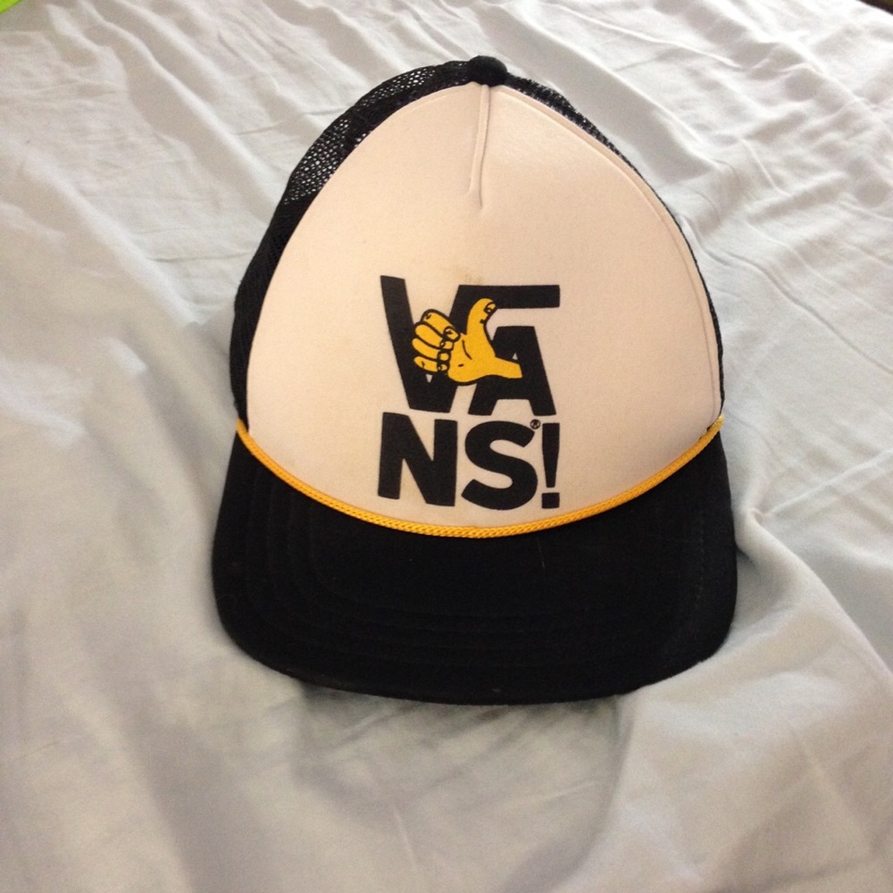 Vans trucker hat/ snap back