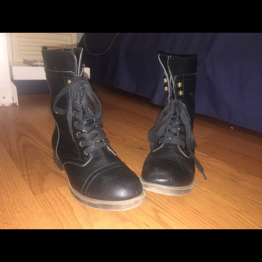 black lace up combats boots