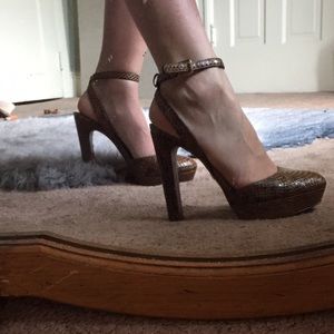 TORY BURCH SIZE 9 heels!