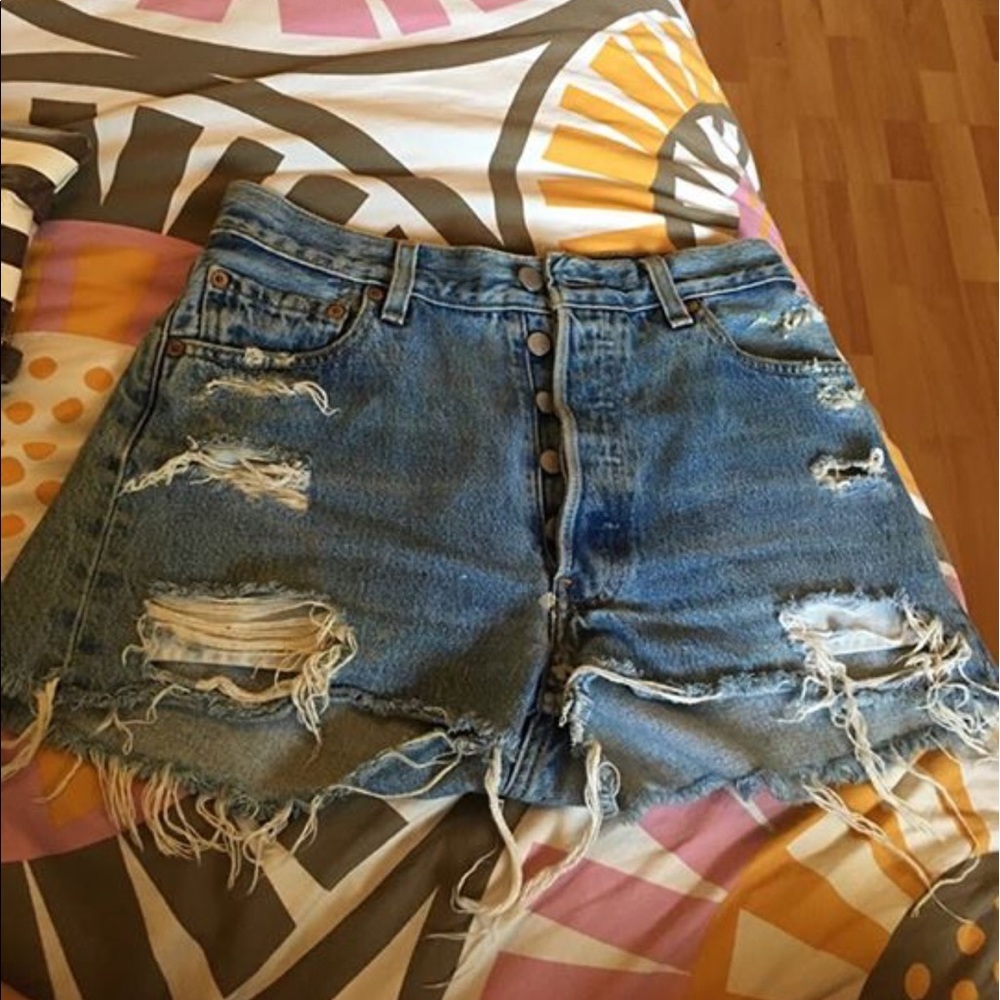 Levi distressed shorts