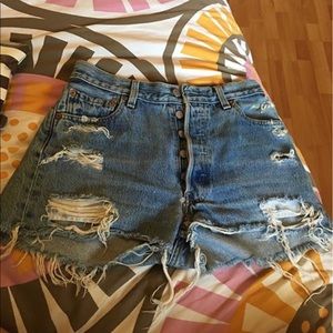 Levi distressed shorts