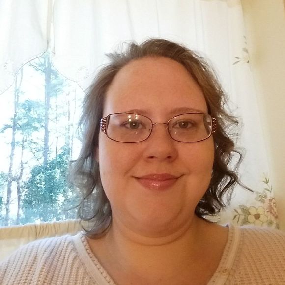 Meet your Posher, Sarah - Picture 1 of 1