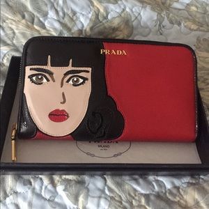 PRADA ZIPPER WALLET with Brunette Girl