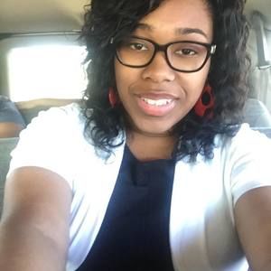 Meet your Posher, Adrianna