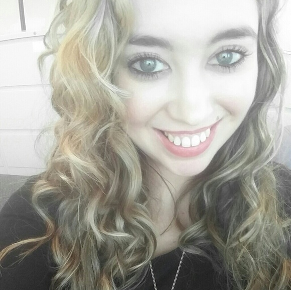 Meet your Posher, Lauren - Picture 1 of 1