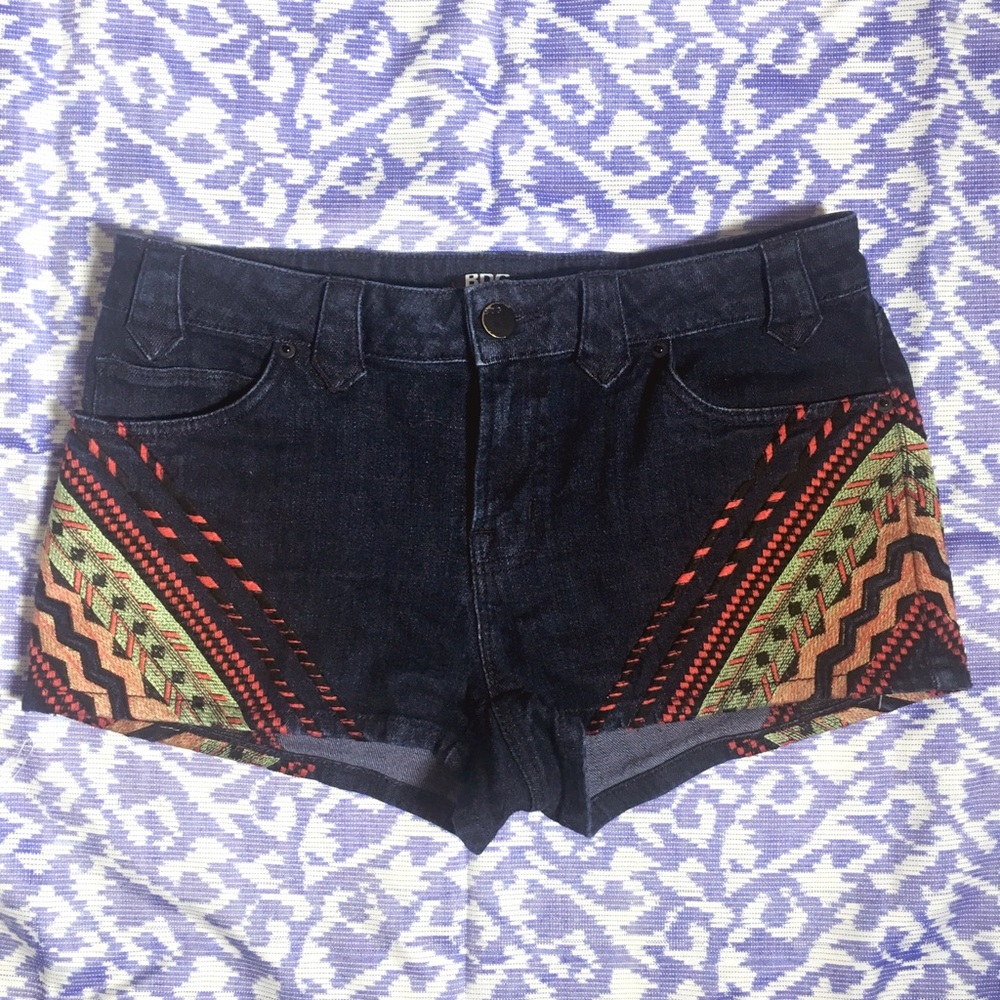 BDG urban outfitters embroidered denim shorts 29