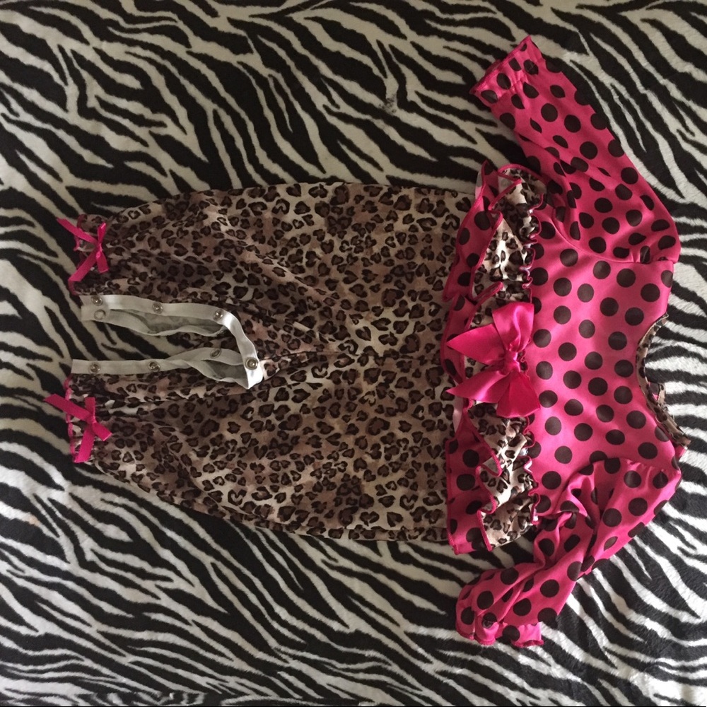 12 month sleeper worn once. Pet free smoke free