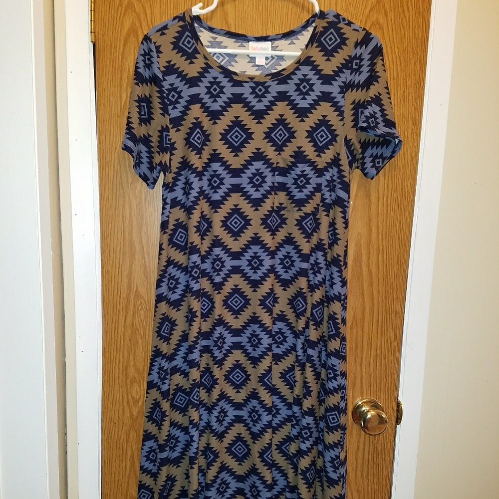 Lularoe Carly Aztec print small