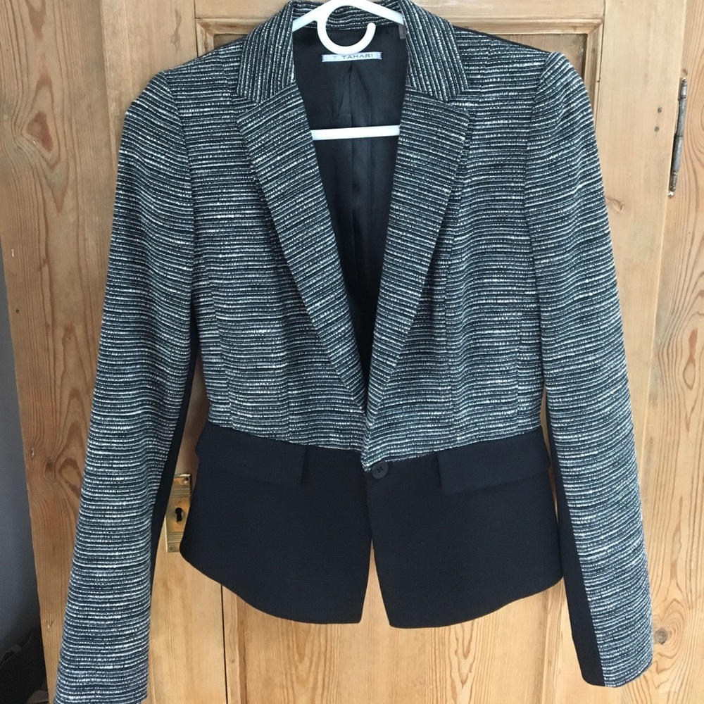 T Tahari work blazer in perfect condition