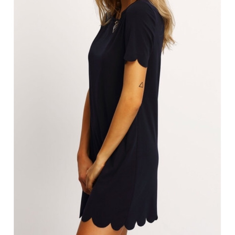 LAST ONE black scalloped dress - Picture 2 of 4