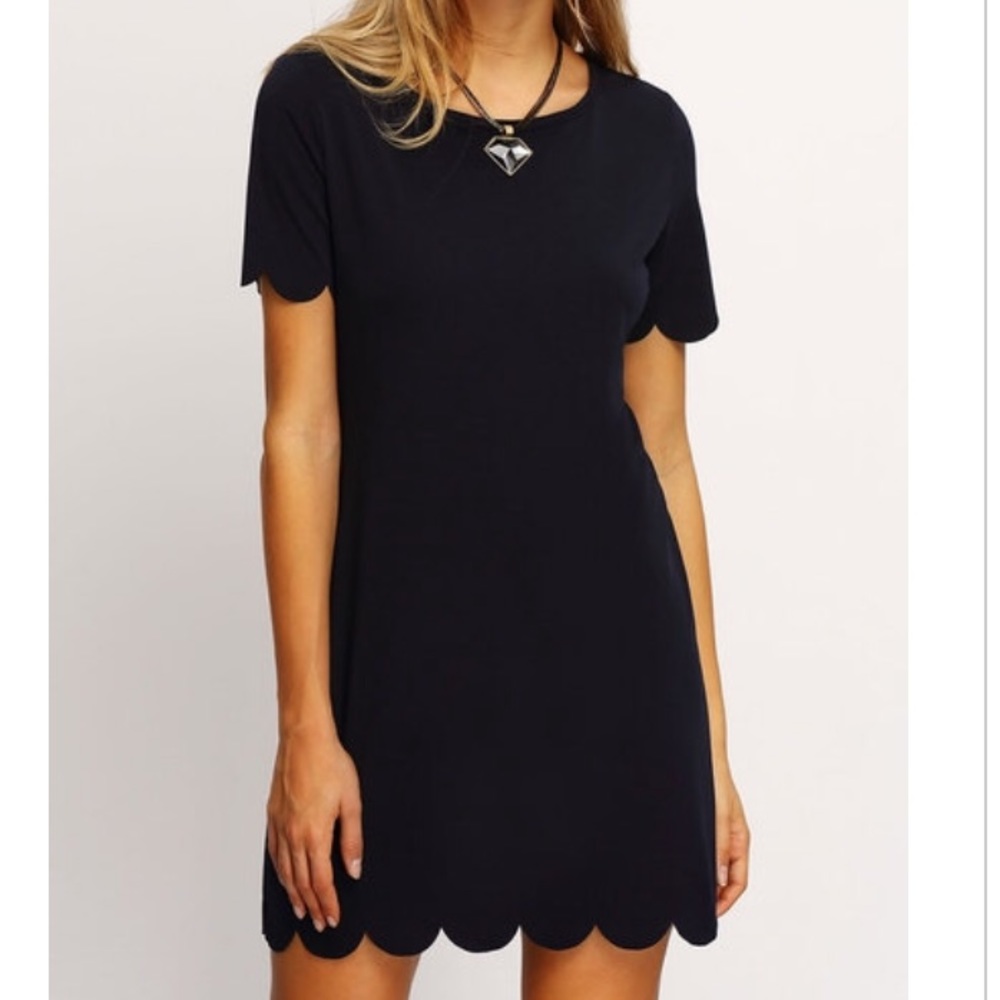 LAST ONE black scalloped dress - Picture 4 of 4