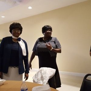 Meet your Posher, Sharin