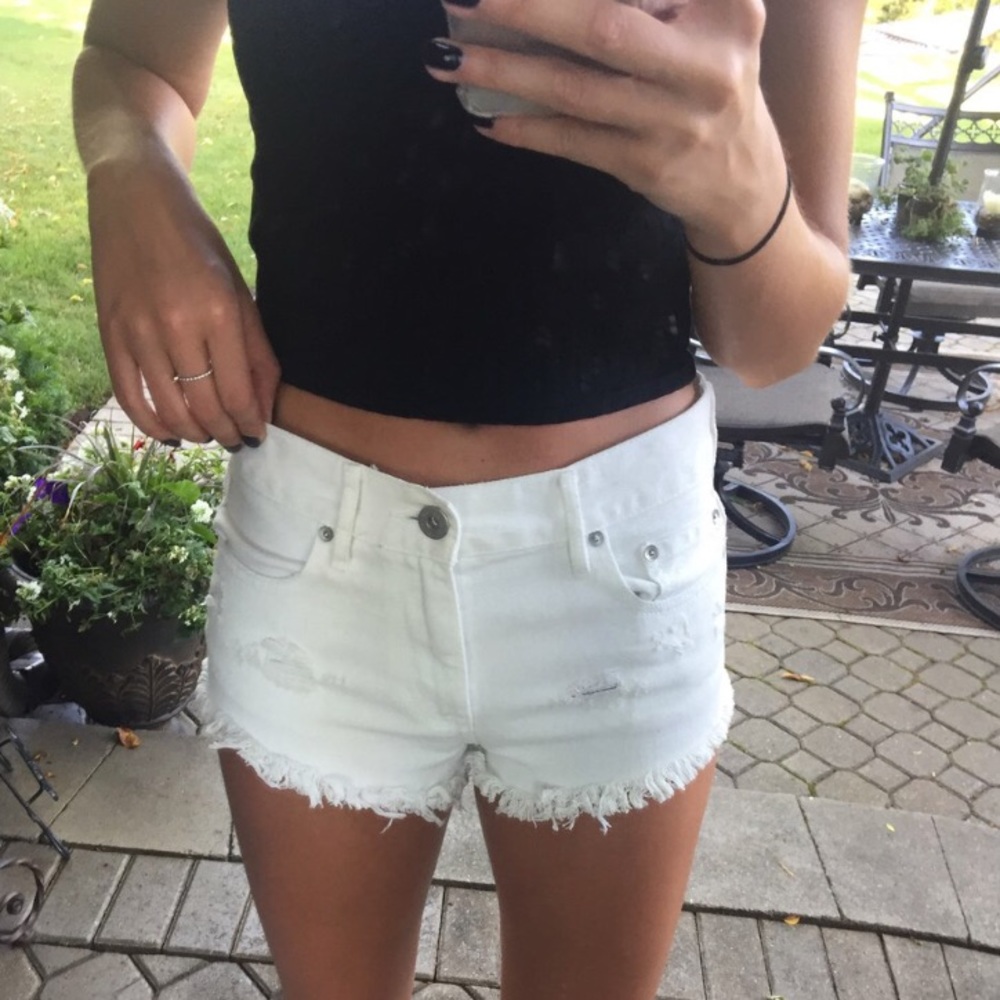 high waisted white shorts