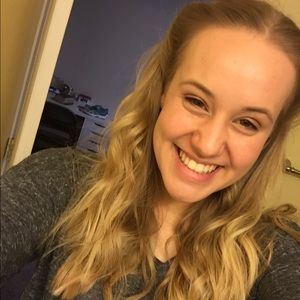 Meet your Posher, Elissa